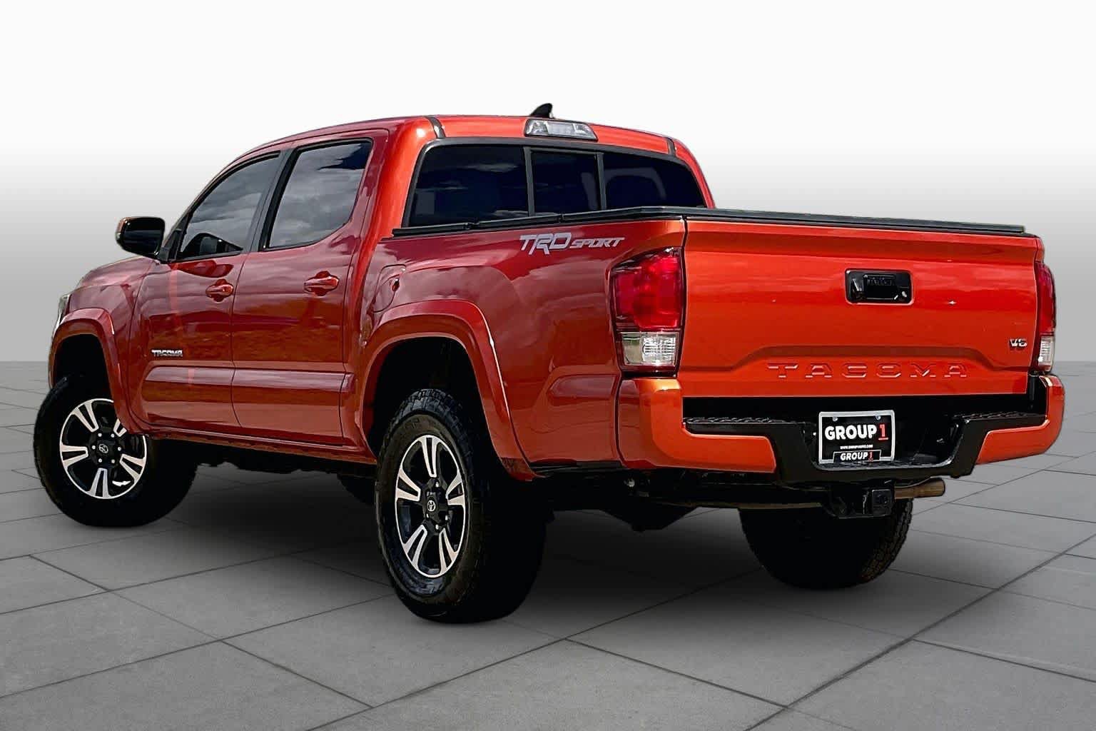 Used 2016 Toyota Tacoma TRD Sport w/ Towing Package RWD image 12