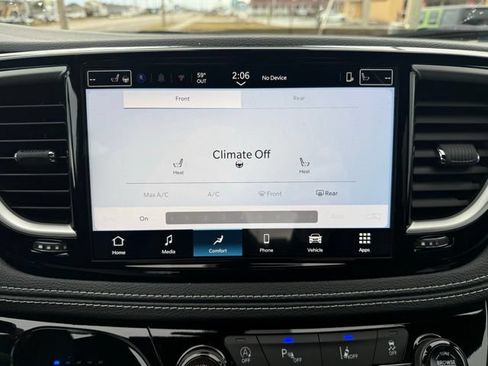New 2026 Chrysler Pacifica Select AWD/4WD image 30