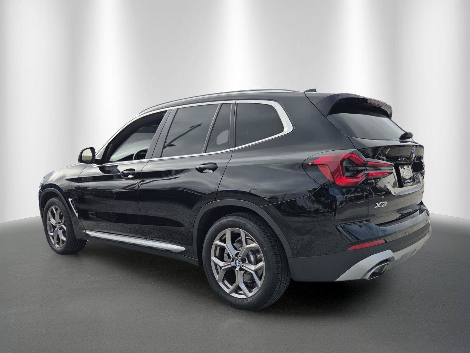 Used 2023 BMW X3 sDrive30i w/ Premium Package w/ZPA RWD image 5