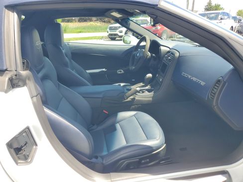 Used 2013 Chevrolet Corvette Grand Sport w/ 4LT Preferred Equipment Group RWD image 9
