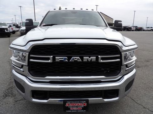 Used 2023 RAM 3500 Tradesman w/ Chrome Appearance Group image 8