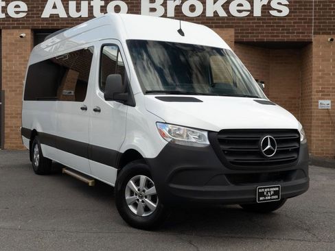 Used 2020 Mercedes-Benz Sprinter 2500 image 6