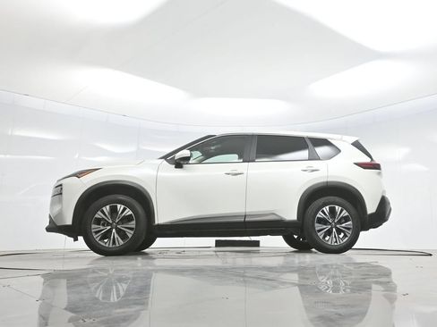 Used 2023 Nissan Rogue SV FWD image 7