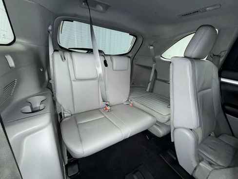 Used 2019 Toyota Highlander XLE AWD/4WD image 28