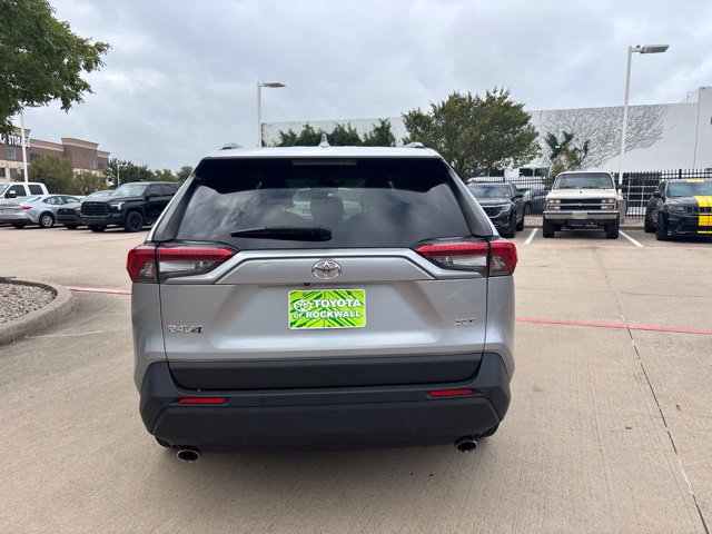 Used 2020 Toyota RAV4 XLE Premium FWD image 6