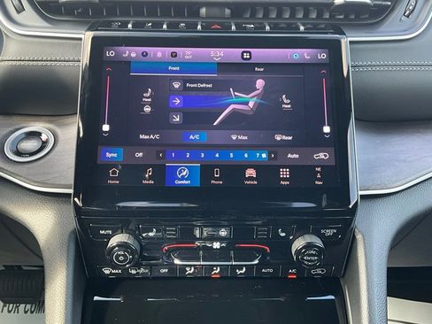 New 2025 Jeep Grand Cherokee L Limited w/ Black Appearance Package image 31