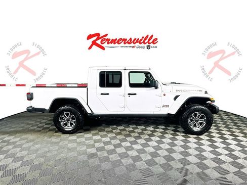 New 2025 Jeep Gladiator Mojave image 8