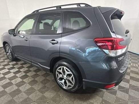Used 2023 Subaru Forester Premium AWD/4WD image 5