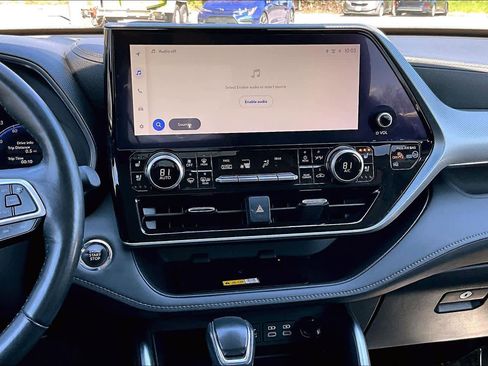 Used 2023 Toyota Highlander Platinum image 7