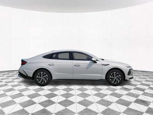 Used 2026 Hyundai Sonata Blue FWD image 9