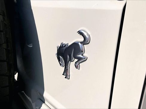 Used 2025 Ford Bronco Outer Banks image 9