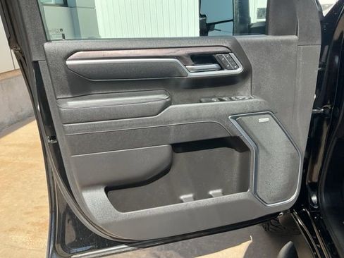 Used 2025 Chevrolet Silverado 2500 LTZ w/ LTZ Plus Package AWD/4WD image 5