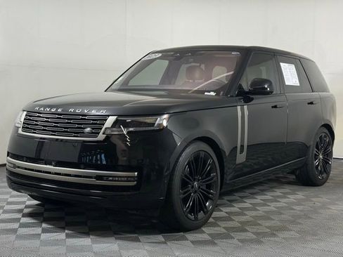 Certified 2023 Land Rover Range Rover SE image 2