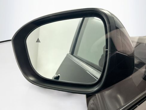 Used 2023 Nissan Rogue SV AWD/4WD image 16
