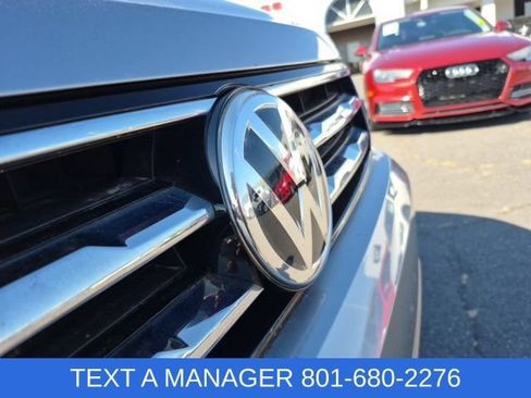 Used 2021 Volkswagen Tiguan SE w/ Panoramic Sunroof Package AWD/4WD image 7