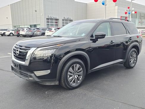 Certified 2024 Nissan Pathfinder SV FWD image 7