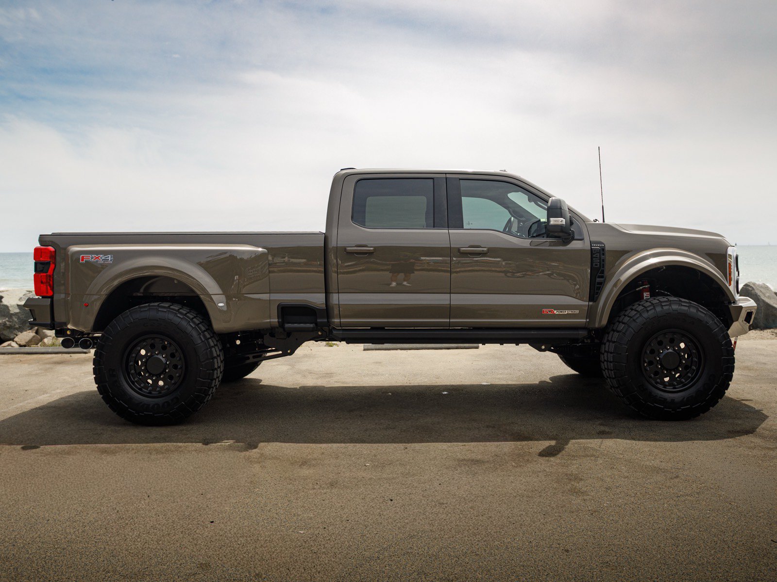 Used 2026 Ford F450 Platinum w/ Platinum Plus Package AWD/4WD image 4