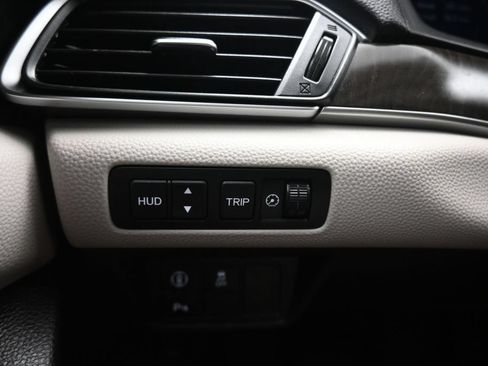 Used 2018 Honda Accord Touring image 29