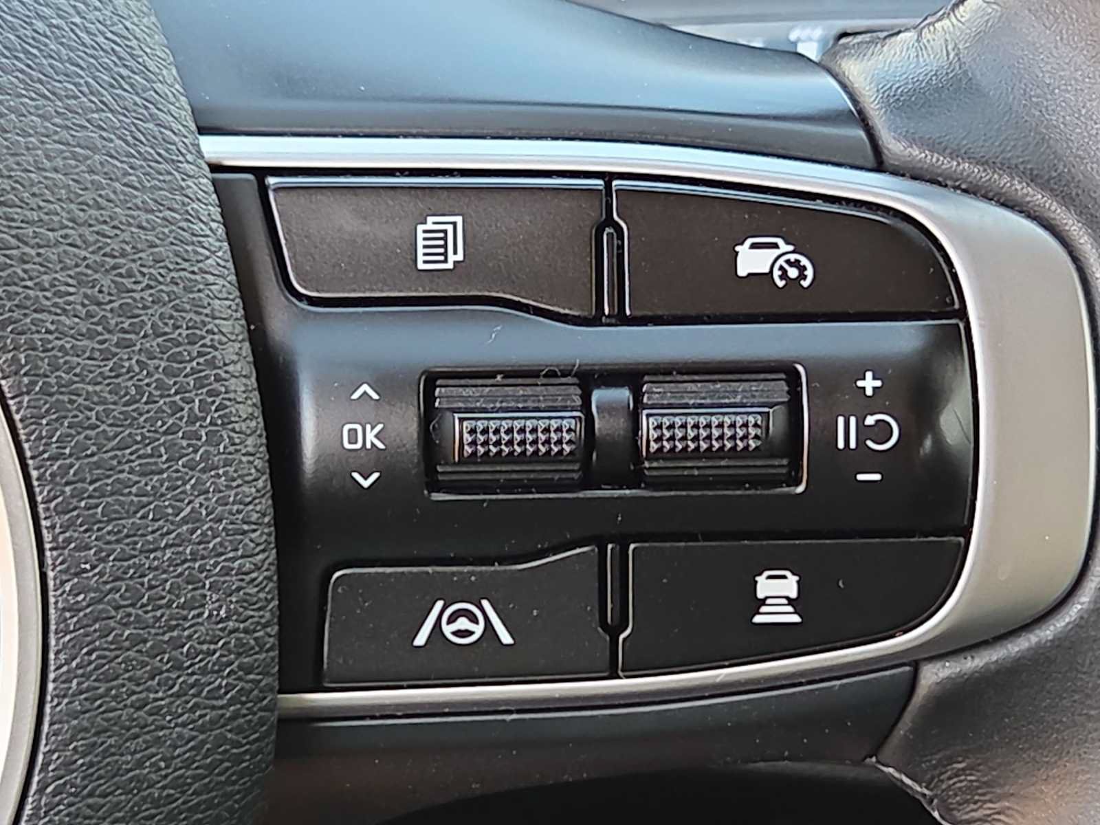 Used 2025 Kia Sportage SX FWD image 23