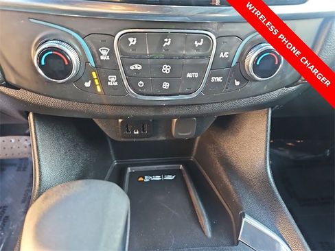 Used 2023 Chevrolet Traverse LT w/ Midnight/Sport Edition image 18