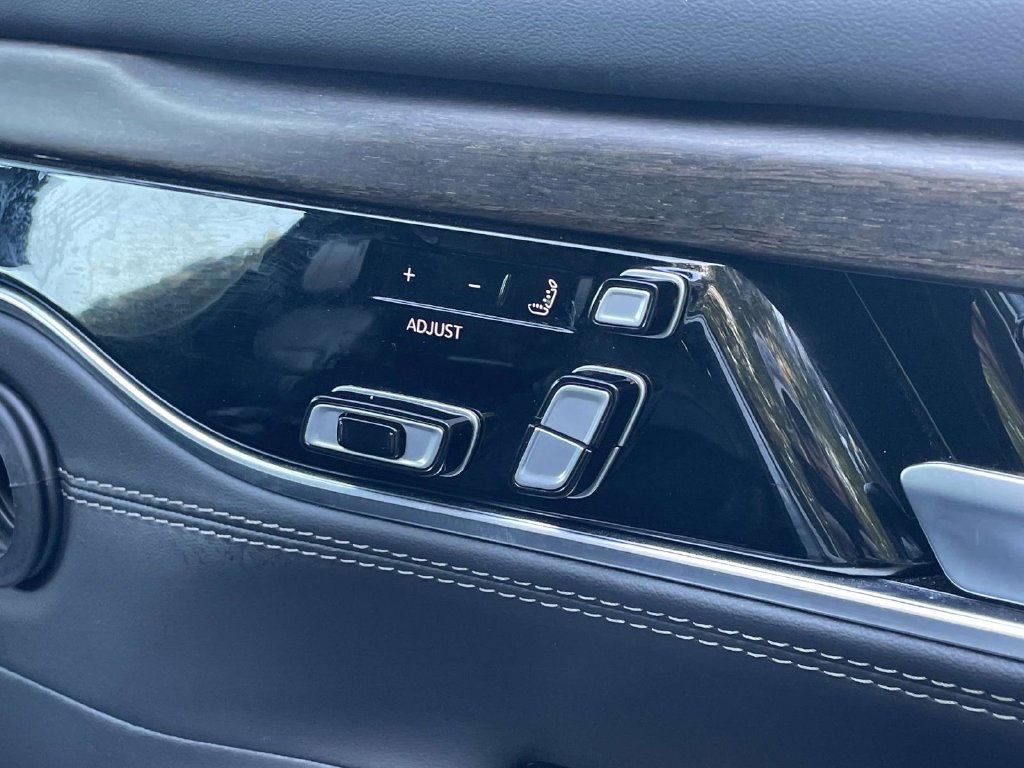 Certified 2023 Jeep Grand Wagoneer 4WD image 17