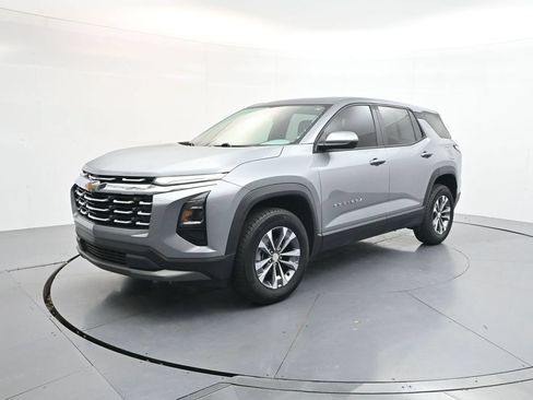 Used 2026 Chevrolet Equinox LT w/ Convenience Package II AWD/4WD image 3