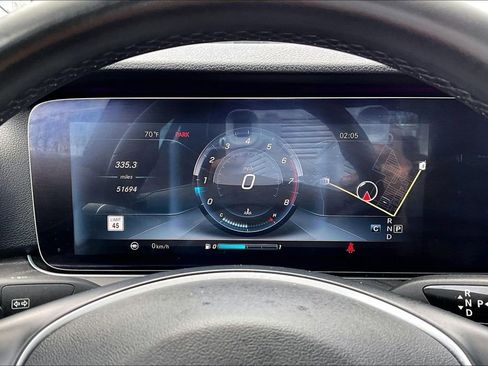 Used 2017 Mercedes-Benz E 300 4MATIC image 13