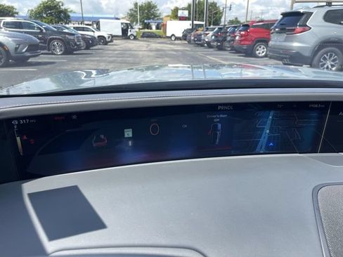 Used 2025 Lincoln Nautilus Reserve AWD/4WD image 15