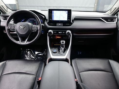 Used 2021 Toyota RAV4 Limited image 18