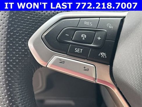 Used 2023 Volkswagen Atlas Cross Sport SEL R-Line AWD/4WD image 23