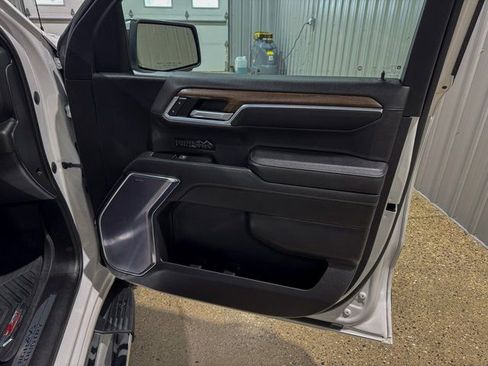 Used 2022 Chevrolet Silverado 1500 High Country image 23