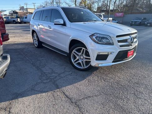 Used 2015 Mercedes-Benz GL 550 4MATIC image 8