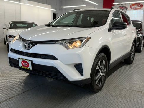 Used 2016 Toyota RAV4 LE AWD/4WD image 2