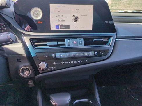Used 2025 Lexus ES 350 350 w/ Accessory Package (Z2) image 20