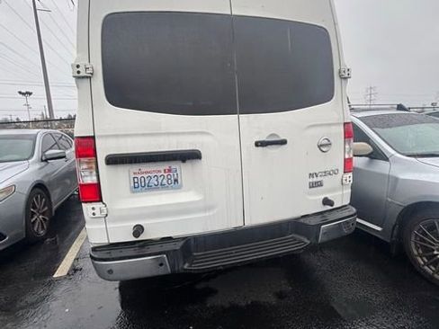 Used 2012 Nissan NV 2500 SV w/ Side Curtain Airbag Pkg image 4