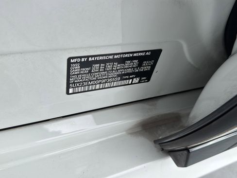 Used 2023 BMW X7 xDrive40i w/ Executive Package image 39