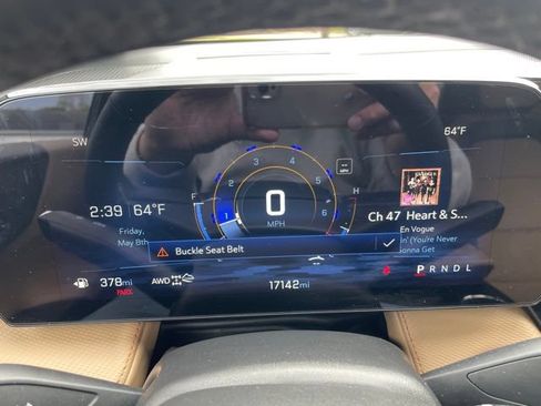 Used 2025 Chevrolet Equinox ACTIV w/ Safety and Technology Package AWD/4WD image 20