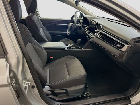 Used 2025 Toyota Camry LE FWD image 31