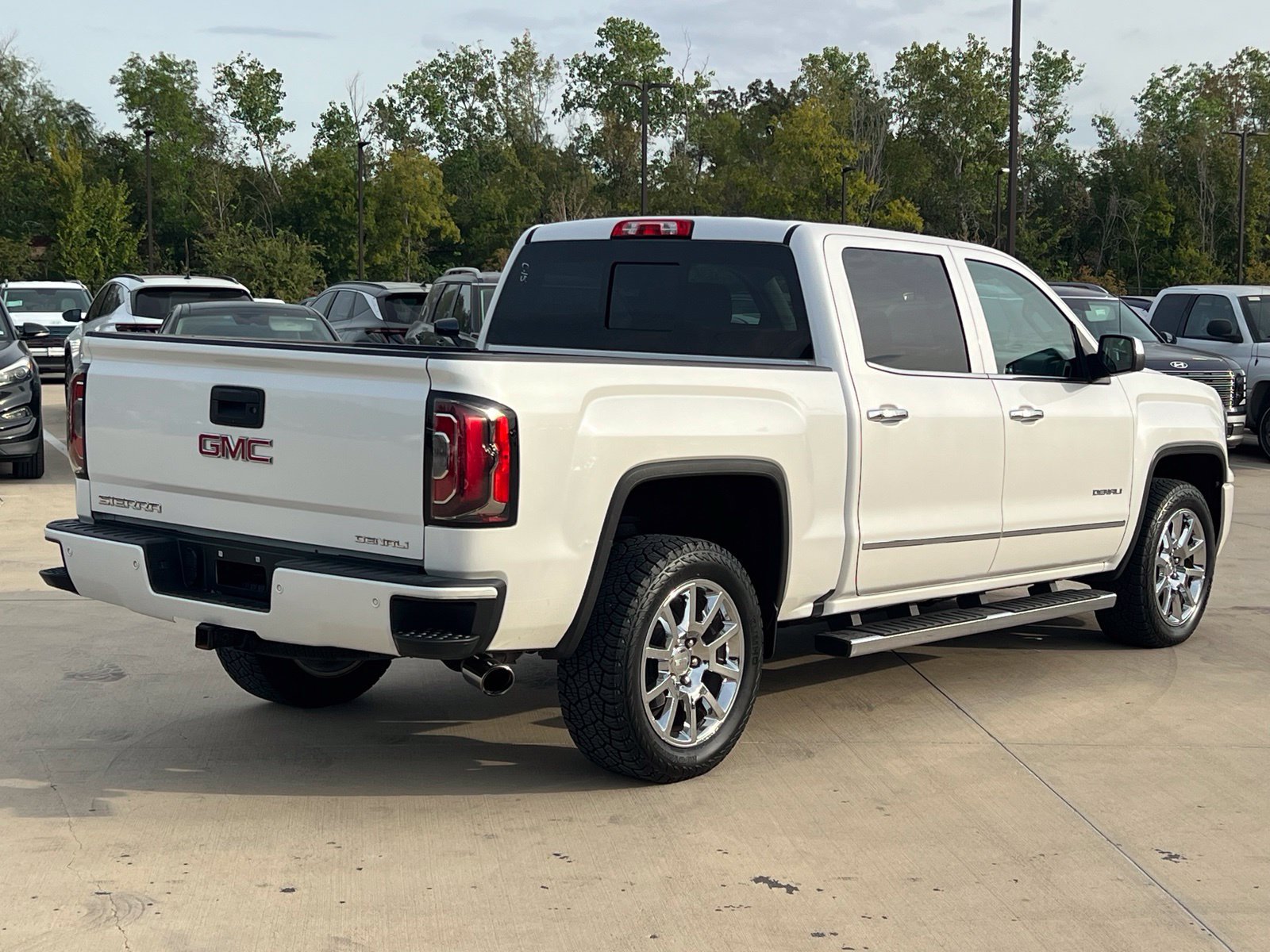 Used 2018 GMC Sierra 1500 Denali AWD/4WD image 12