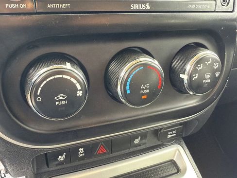 Used 2015 Jeep Compass High Altitude image 17