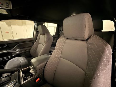 Used 2026 Toyota Tacoma SR5 AWD/4WD image 17