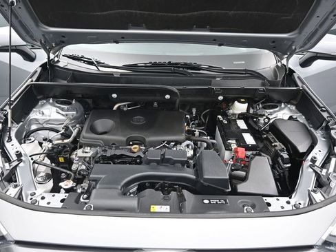 Used 2025 Toyota RAV4 XLE AWD/4WD image 33