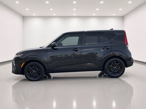 Used 2020 Kia Soul LX FWD image 2