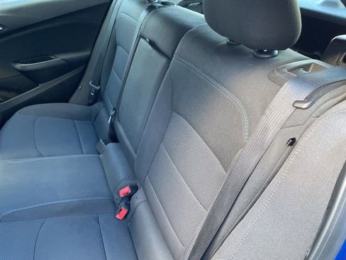 Used 2018 Chevrolet Cruze LT w/ Convenience Package image 26