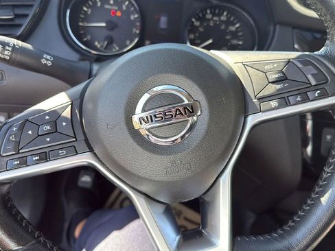 Used 2020 Nissan Rogue SV image 20