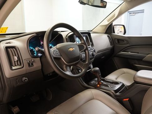 Used 2020 Chevrolet Colorado W/T w/ WT Convenience Package RWD image 6