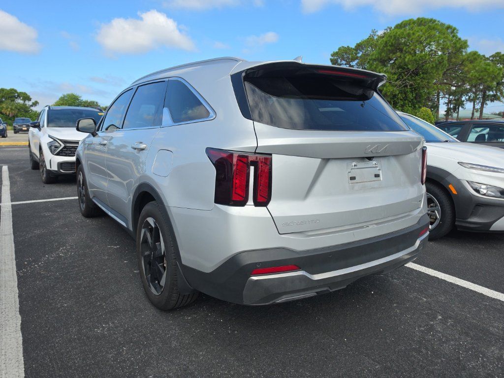 Certified 2025 Kia Sorento EX w/ EX Panoramic Sunroof Package AWD/4WD image 14