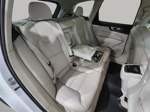 Used 2018 Volvo XC60 T6 Inscription image 31