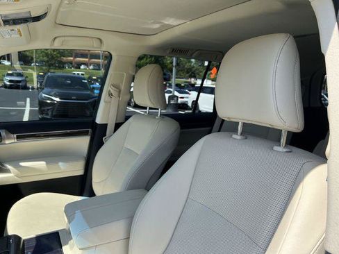 Certified 2023 Lexus GX 460 Premium w/ Accessory Package AWD/4WD image 9