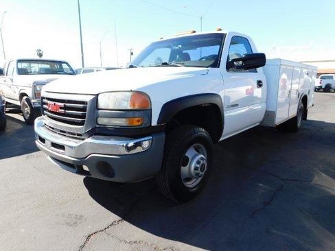 Used 2005 GMC Sierra 3500 W/T image 3